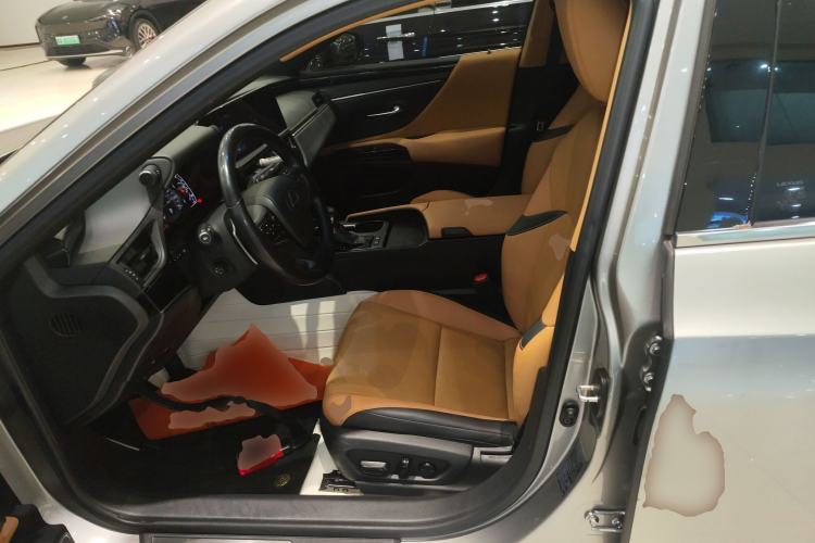 Used Lexus ES 2022 300h Excellence Edition