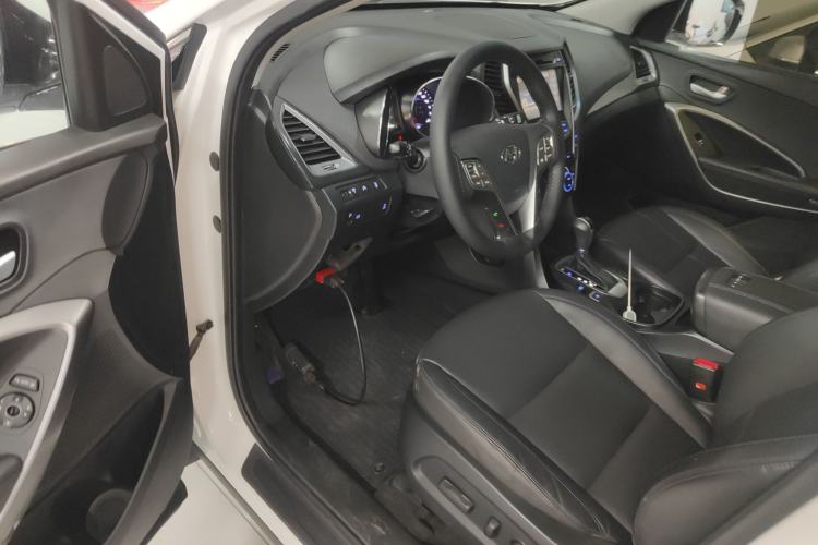 Used Hyundai Santa Fe 2015 2.0T Automatic All-Wheel Drive Smart Version 5 Seats