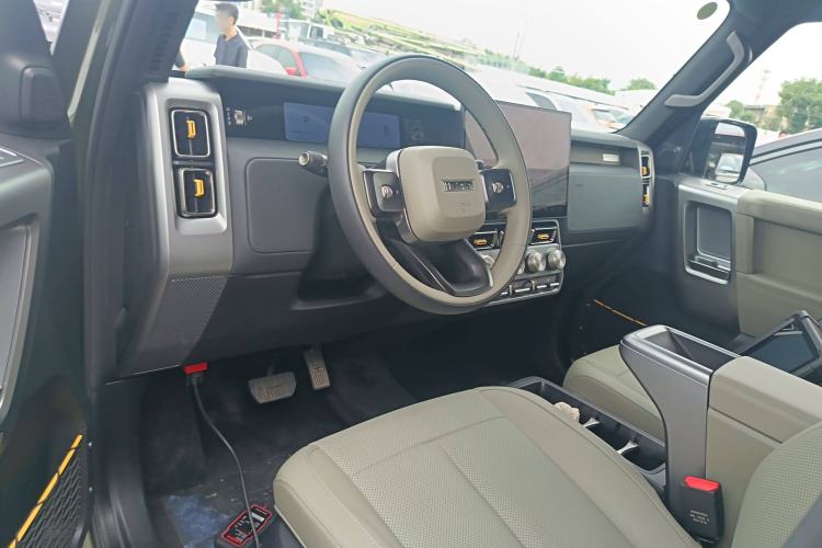 Used  V23 2025 501 Four-Wheel Drive Intelligent Driving Version
