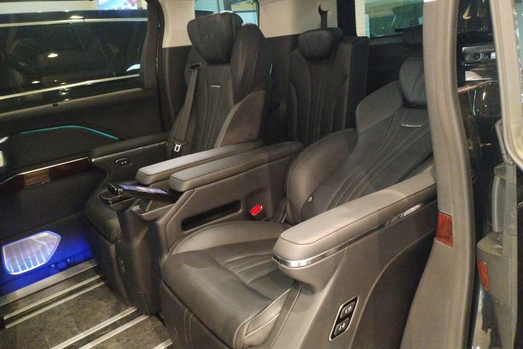 Used Hongqi HQ9 2023 2.0T Smart Connect Flagship Edition
