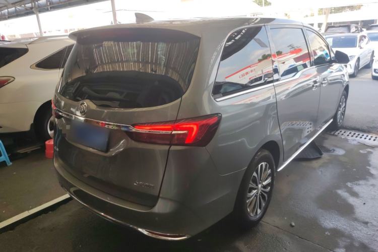 Used Buick GL8 2023 Facelifted Land Cruiser Executive Luxury Version