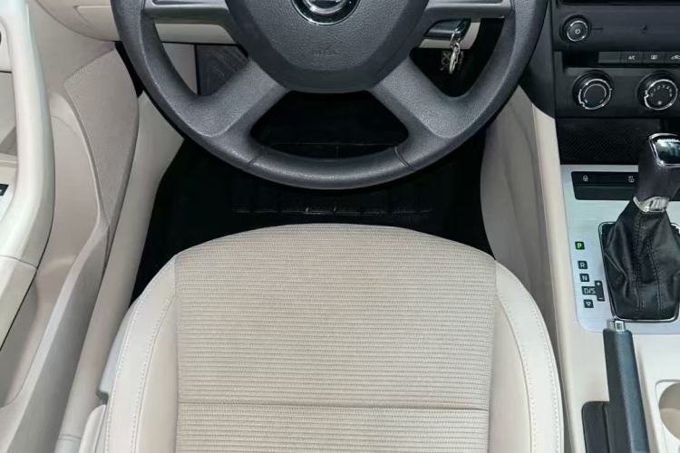 Used Skoda Octavia 2015 1.6L Automatic Yijie Edition