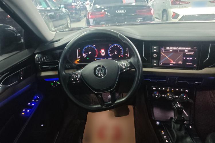 Used Volkswagen Passat 2019 330TSI Luxury Edition China VI Standard
