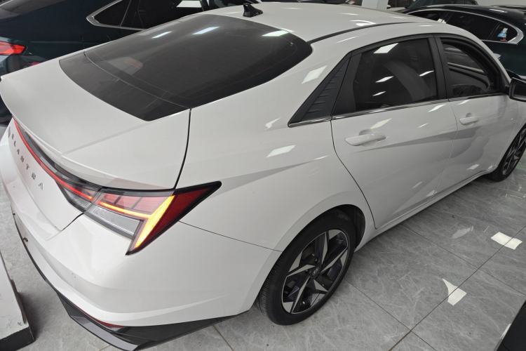 Used Hyundai Elantra 2021 1.5L CVT LUX Prestige Edition
