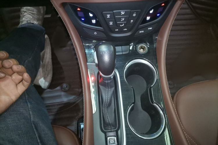 Used Buick Envision 2021 532T Two-Wheel-Drive Luxury Version
