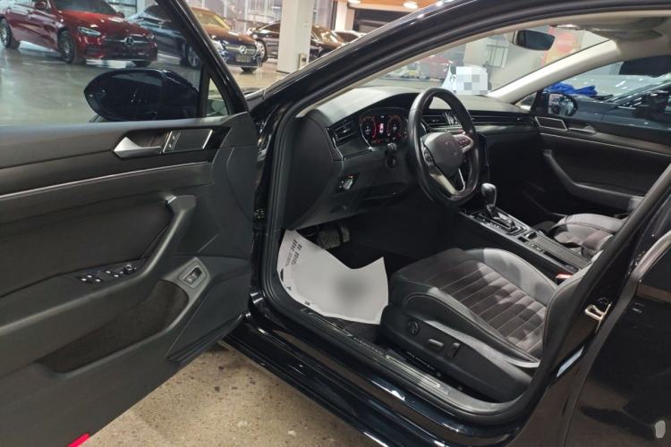 Used Volkswagen Magotan 2020 330TSI DSG Leading Model
