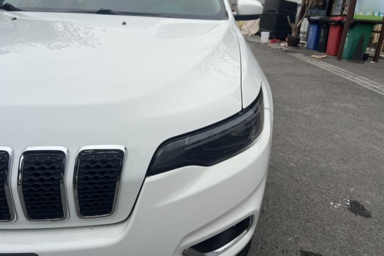 Used  Cherokee 2019 2.0T Two-Wheel Drive Smart Enjoyment Version China V
