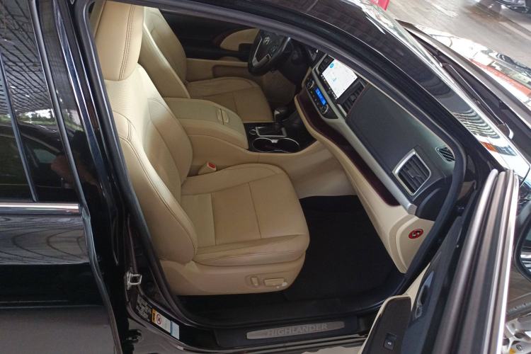 Used Toyota Highlander 2017 2.0T Four-Wheel Drive Luxury Edition 7 Seats
