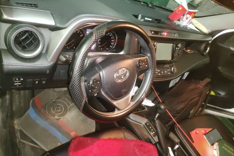 Used Toyota RAV4 2019 2.0L CVT Two-Wheel Drive Fashion X Limited Edition China VI Standard