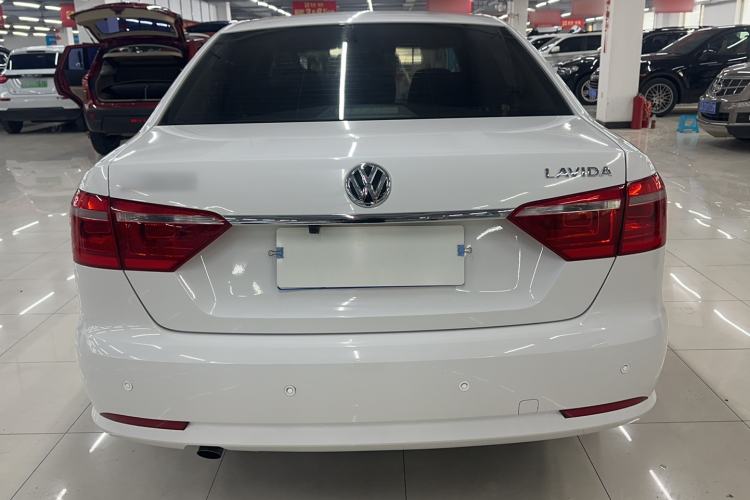 Used Volkswagen Lavida 2013 Revised Classic 1.6L Automatic Fashion Edition