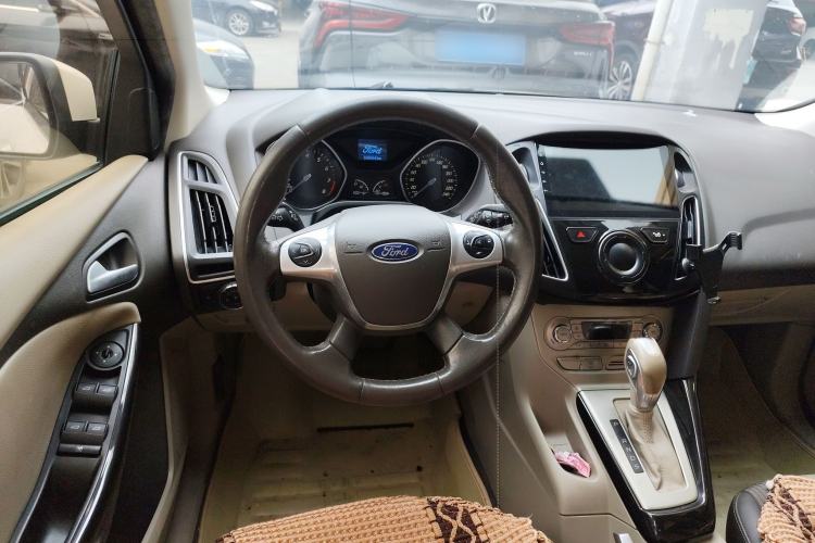 Used Ford Focus 2012 Hatchback 1.6L Automatic Fashion Edition