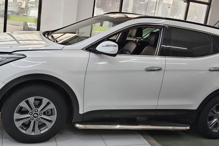 Used Hyundai Santa Fe 2013 2.4L Automatic Two-Wheel Drive Smart Version
