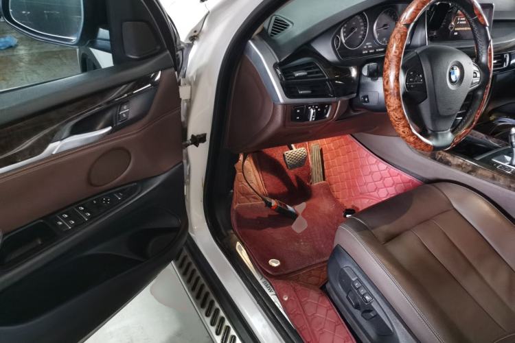 Used BMW X5 2015 xDrive28i
