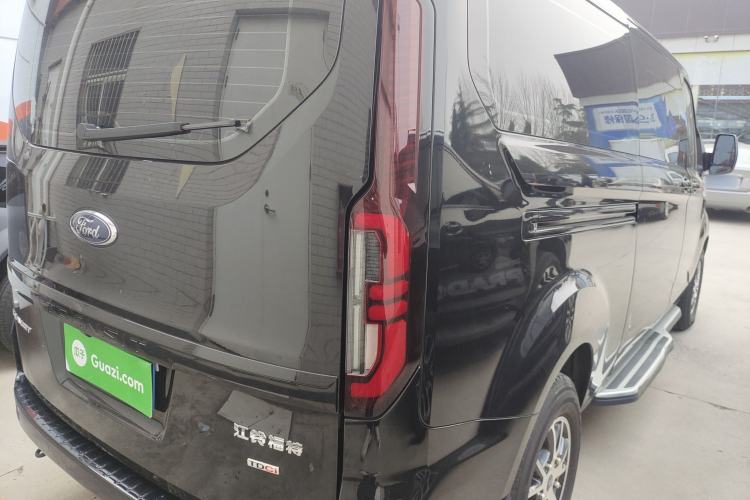 Used Ford Transit 2023 2.0T Diesel Automatic Commercial & Travel Version Mid-axle Low-roof Design 7/8/9-Seater