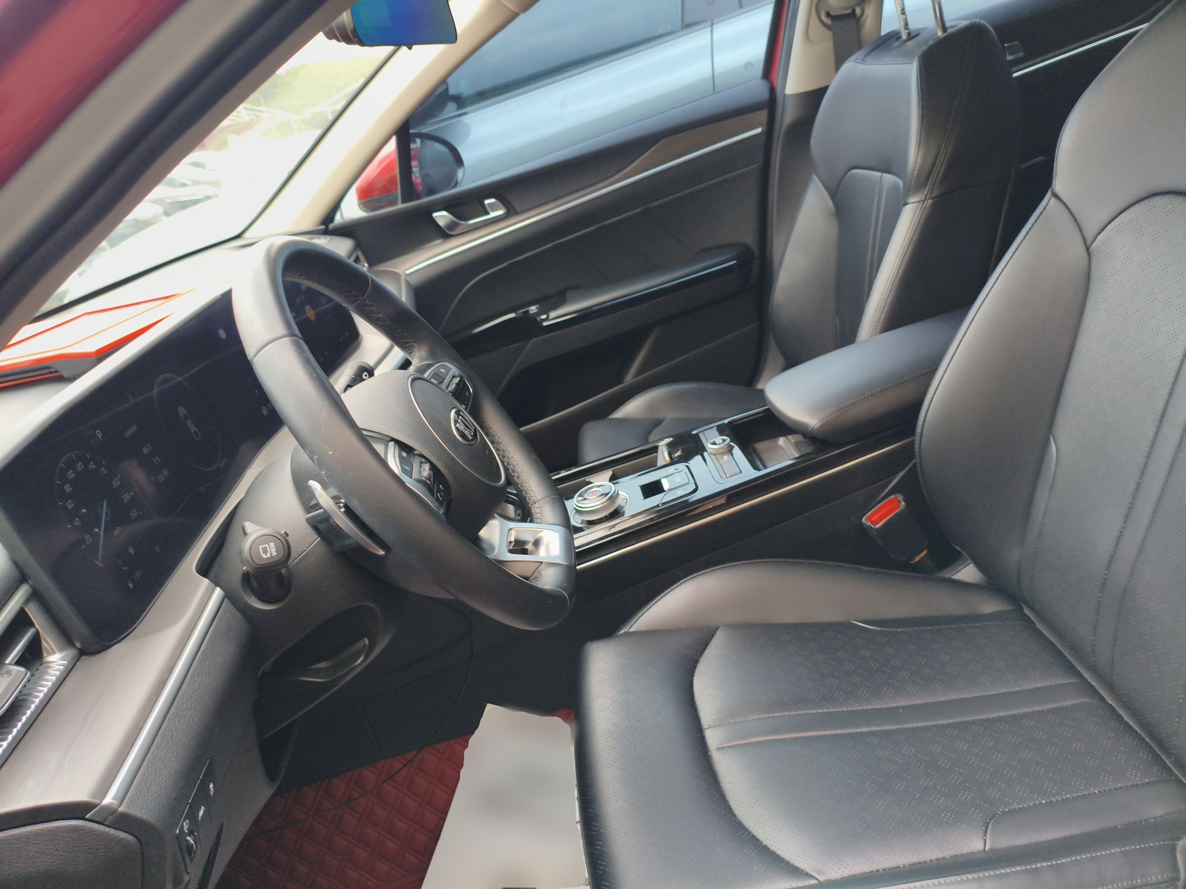 Переднее сиденье в автомобиле