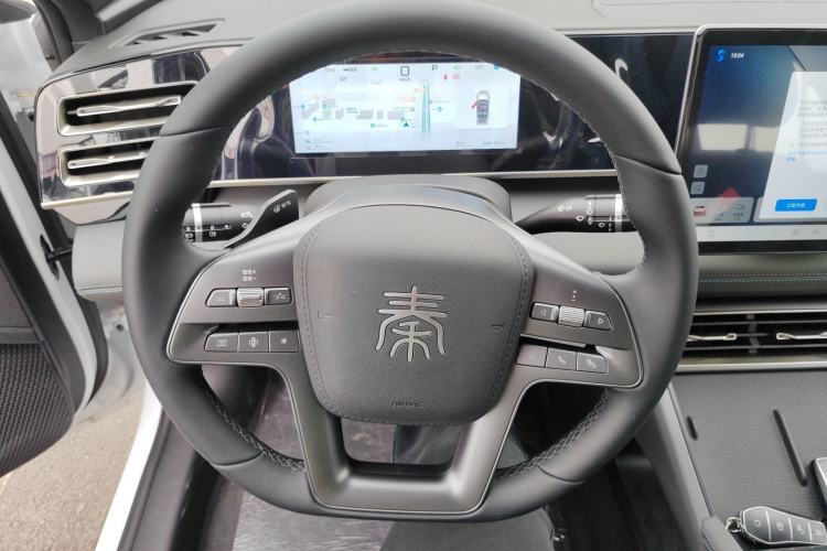 Used BYD Qin L 2025 DM-i Smart Drive 80KM Leading Model
