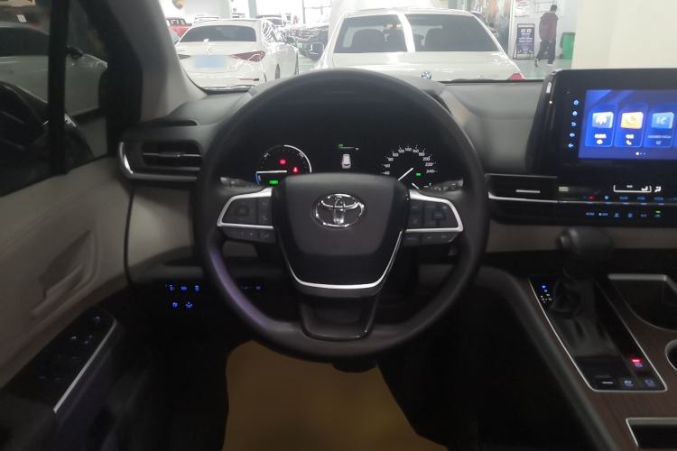 Used Toyota Sienna 2021 2.5L Hybrid Comfort Edition