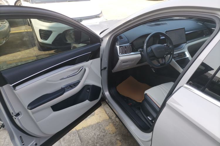 Used BYD Song PLUS New Energy 2023 Champion Edition EV 520KM Prestige Model