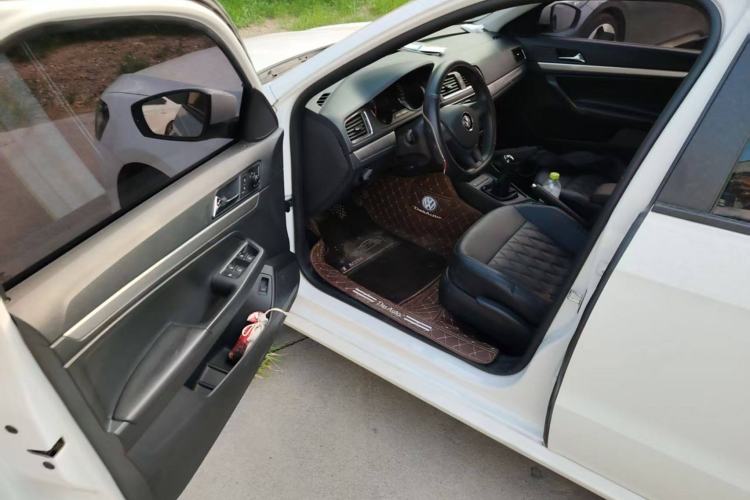 Used Volkswagen Lavida 2017 1.6L Manual Fashion Edition
