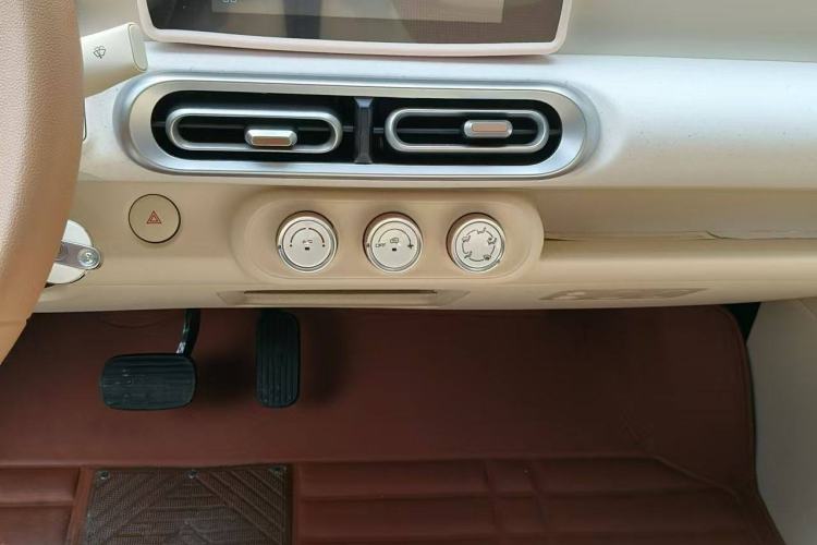 Used Wuling Hongguang MINIEV 2024 3rd Generation 215km Advanced Version
