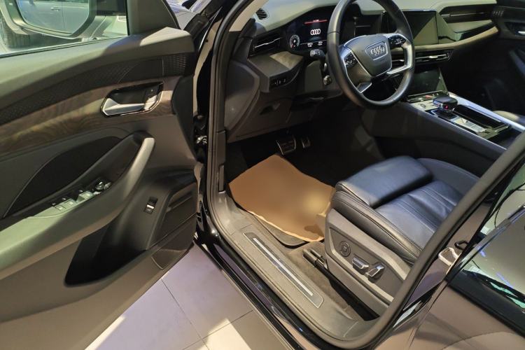 Used Audi Q6 2023 40 TFSI quattro Guanyun Edition Light Yulin Package
