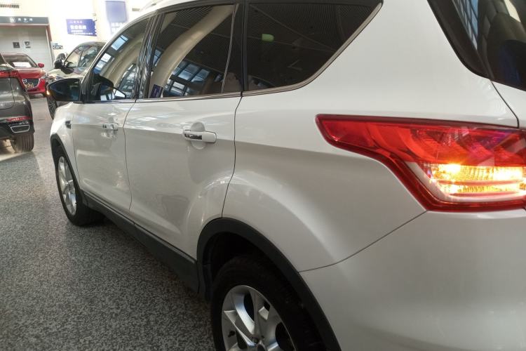 Used Ford Kuga 2015 2.0L GTDi Four-Wheel-Drive Sport Model