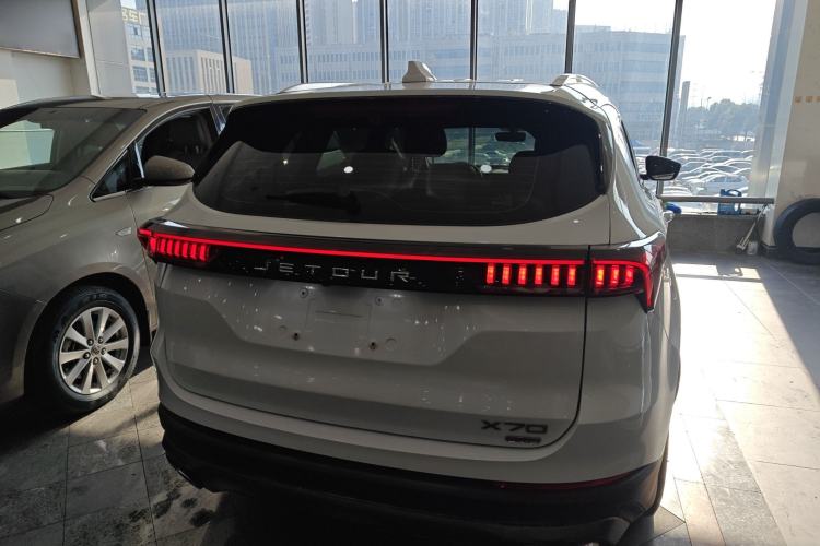 Used JETOUR X70 PLUS 2022 1.5T CVT Mountain 7-Seater