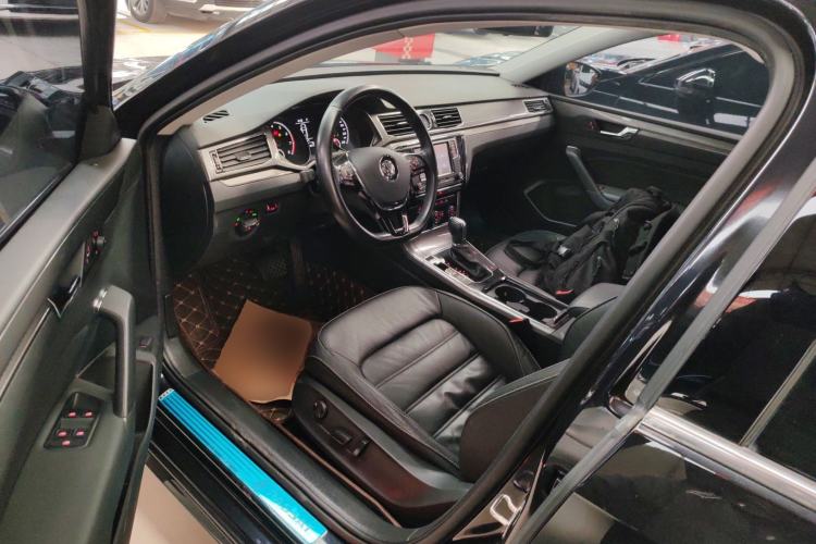 Used Volkswagen Passat 2016 330TSI DSG Luxury Edition
