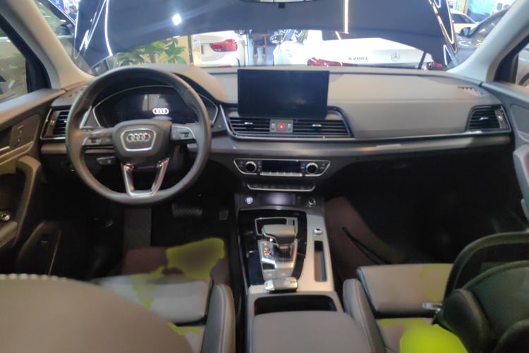 Used Audi Q5L 2022 40T Fashionable and Dynamic Model
