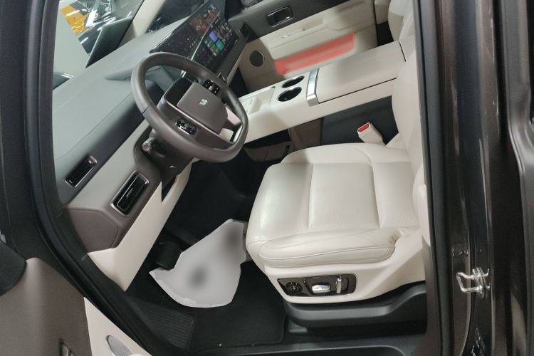 Used Li Auto MEGA 2024 Ultra Model
