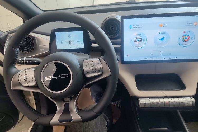 Used BYD Dolphin 2023 420 km Fashion Edition
