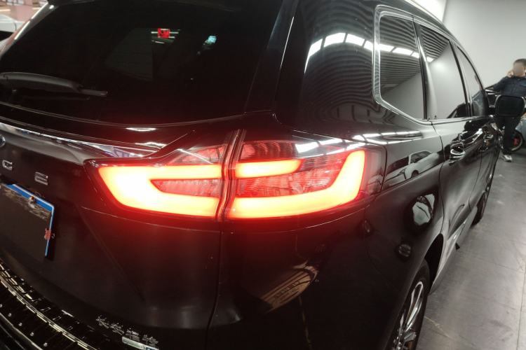 Used Ford Edge 2021 PLUS EcoBoost 245 Two-Wheel-Drive Titanium 7-Seater
