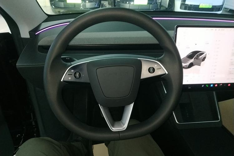 Used Tesla Model Y 2025 Rear-Wheel-Drive Version
