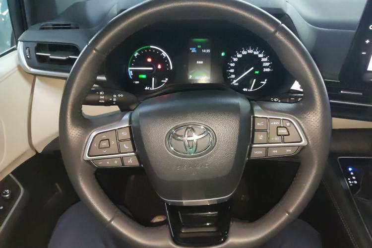 Used Toyota Sienna 2024 2.5L Hybrid Prestige Deluxe Edition
