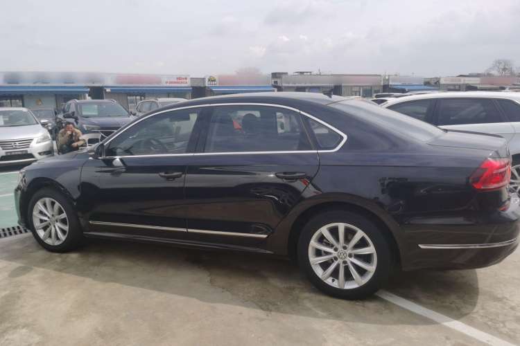 Used Volkswagen Passat 2017 330TSI DSG Luxury Edition
