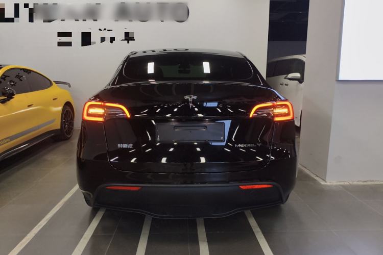 Used Tesla Model Y 2021 Long-Range All-Wheel-Drive Version
