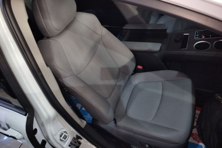 Used Toyota Granvia 2023 2.5L Hybrid Prestige PLUS Edition
