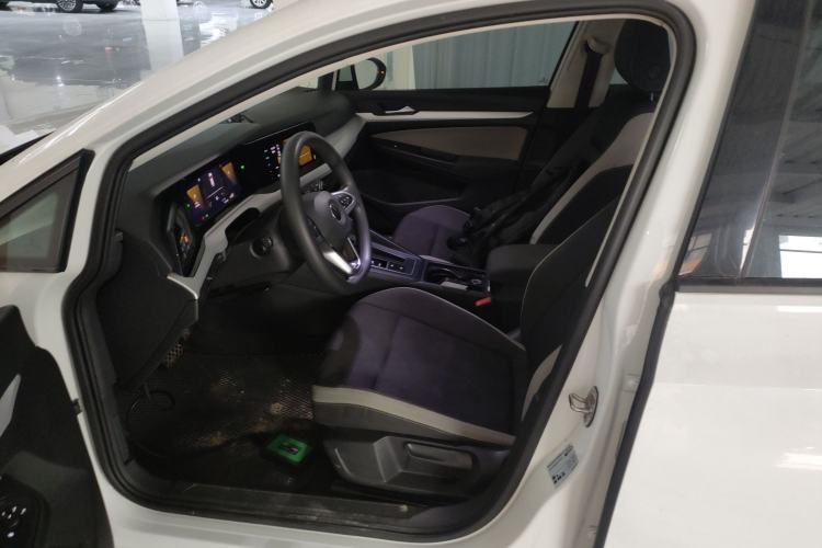 Used Volkswagen Golf 2023 200TSI DSG
