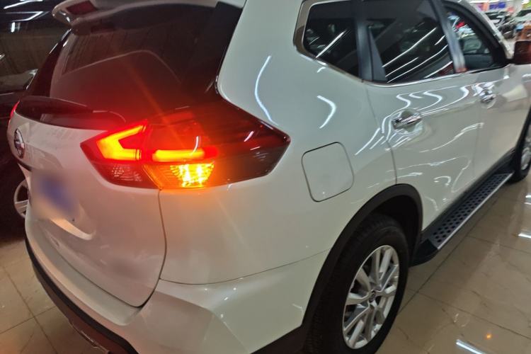 Used Nissan X-Trail 2023 Classic 2.0L Two-Wheel Drive Smart Connect Premium Edition
