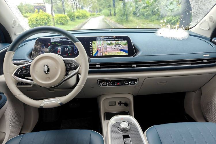 Used ORA Good Cat 2022 400km Standard Range Luxury Version Lithium Iron Phosphate
