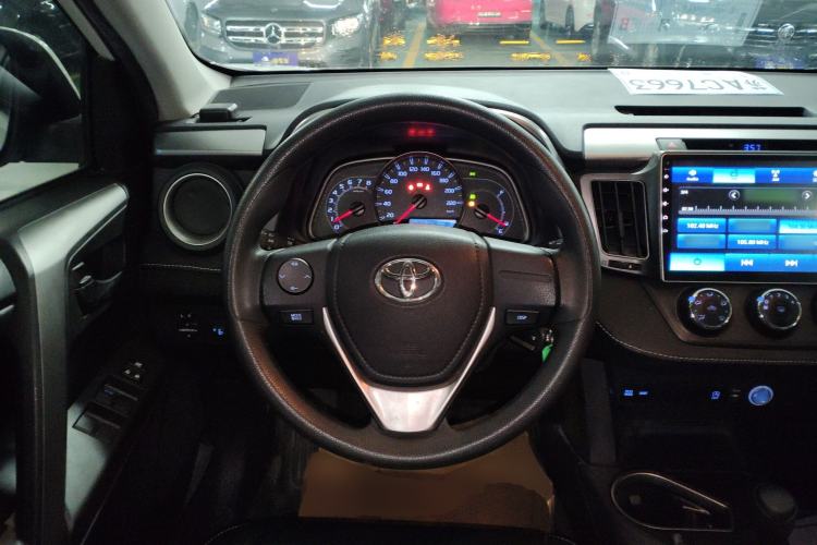 Used Toyota RAV4 2016 2.0L CVT Two-Wheel Drive Urban Edition China V Standard