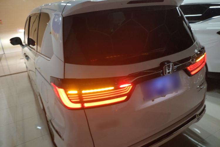 Used Honda Elysion 2022 2.0L eHEV Luxury First Edition
