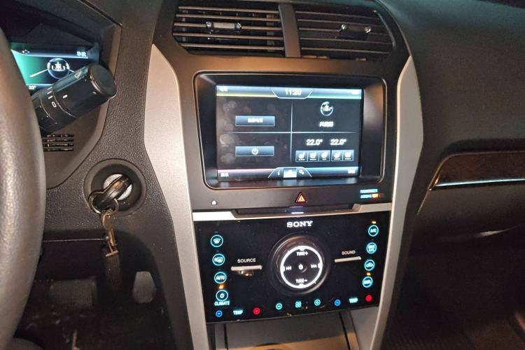 Used Ford Explorer 2013 3.5L Deluxe Model
