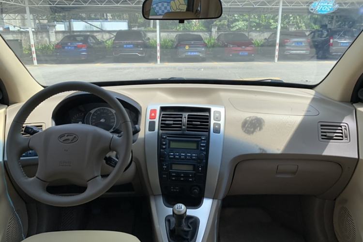 Used Hyundai Tucson 2013 2.0L Manual 4x4 Luxury Version
