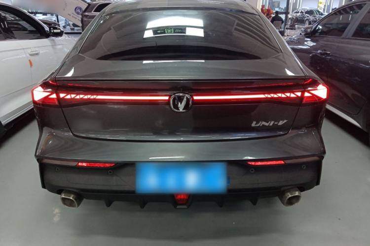 Used Changan UNI-V 2022 1.5T Prestige Version
