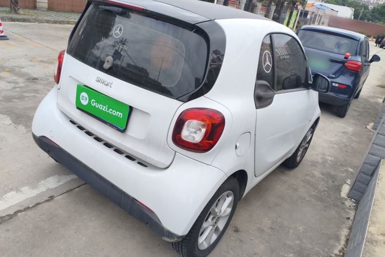 Used  fortwo 2015 1.0L 52 kW hardtop Dynamic version
