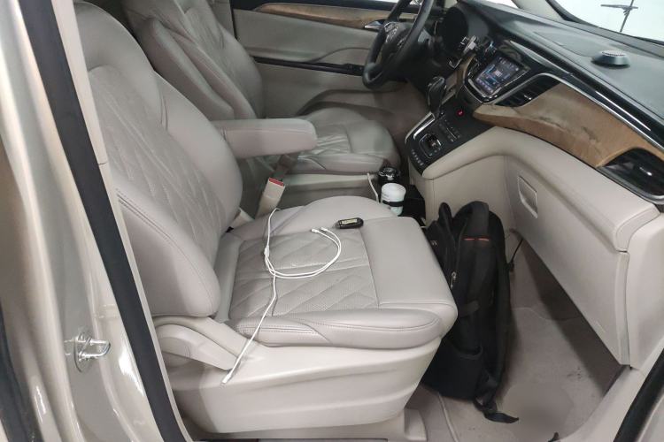 Used Buick GL8 2017 ES 28T Comfort Model China V Standard
