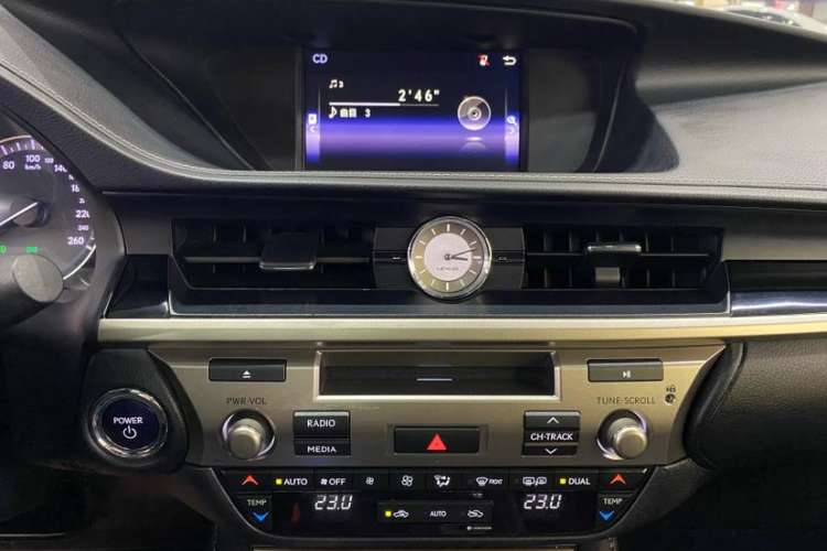 Used Lexus ES 2015 300h Comfort Edition
