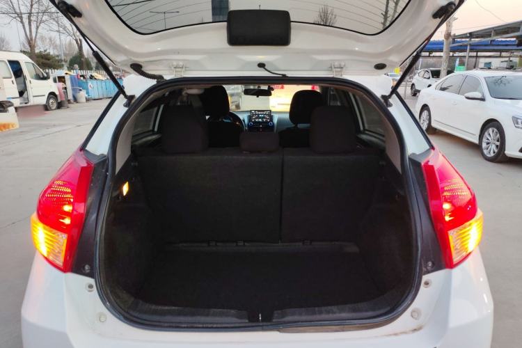 Used Toyota YARiS L 2015 1.5E Automatic Charm Edition
