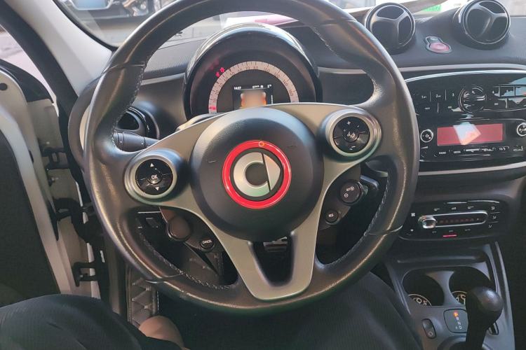 Used  forfour 2016 1.0L 52 kW Passion Edition